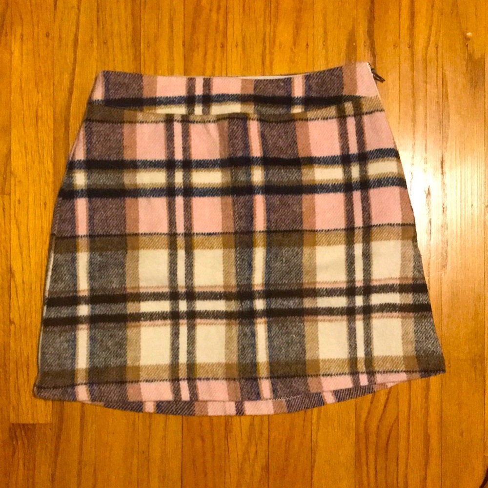 Lulu’s pink plaid skirt 💗
